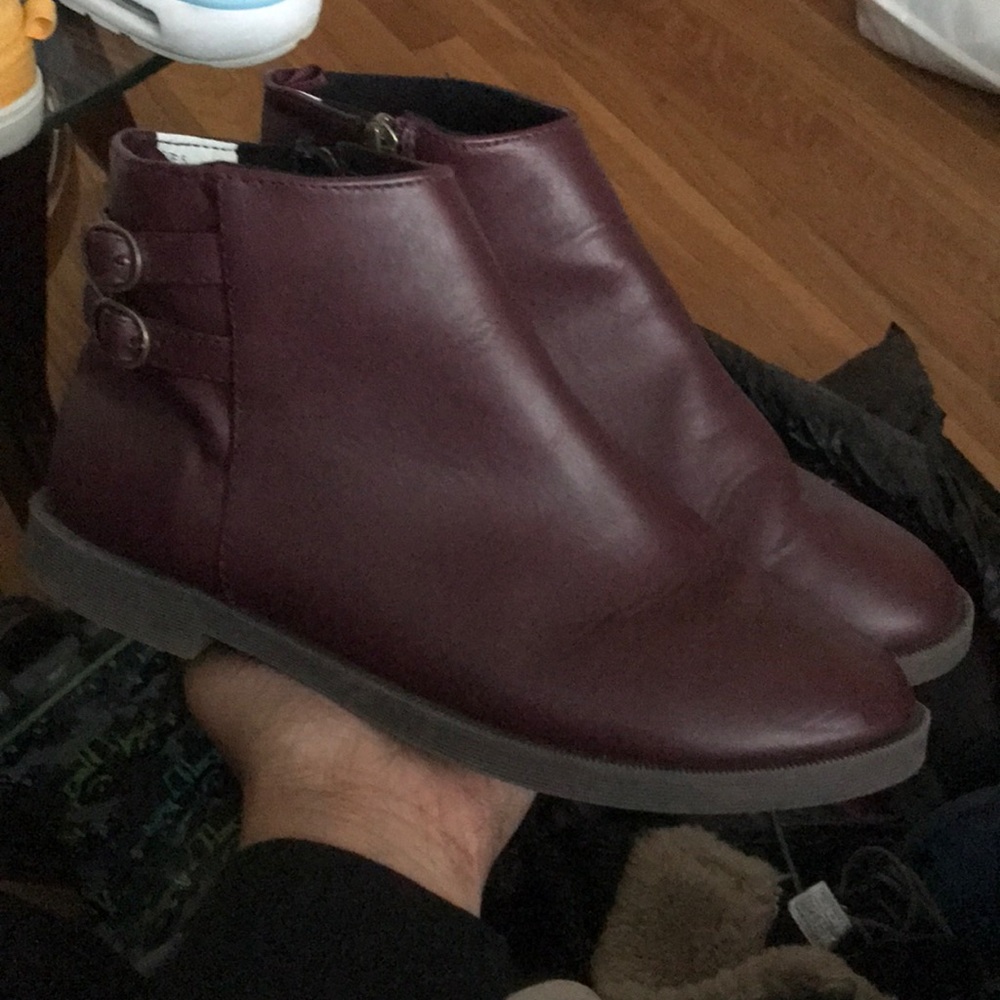 Girls maroon booties- Crazy 8 size 5